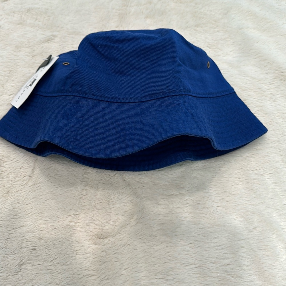 Bucket hat